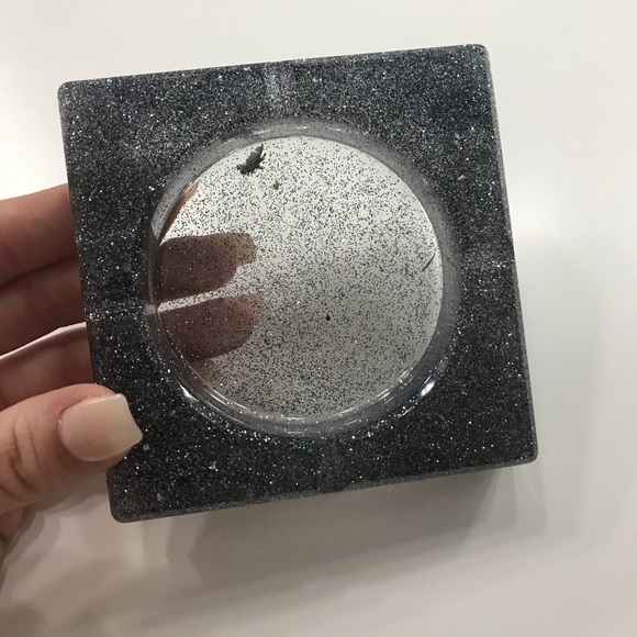 Accessories - 🌒GREY ASHTRAY🌒